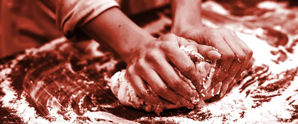 La Pizzeria les Bobos prépare sa pate à la main